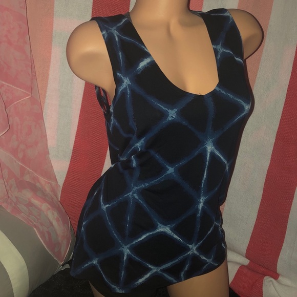 RVCA Tank.  M - Picture 5 of 8